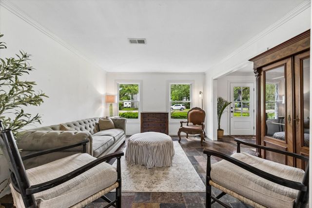 934 Moss Spring Lane, Hedwig Village, TX 77024