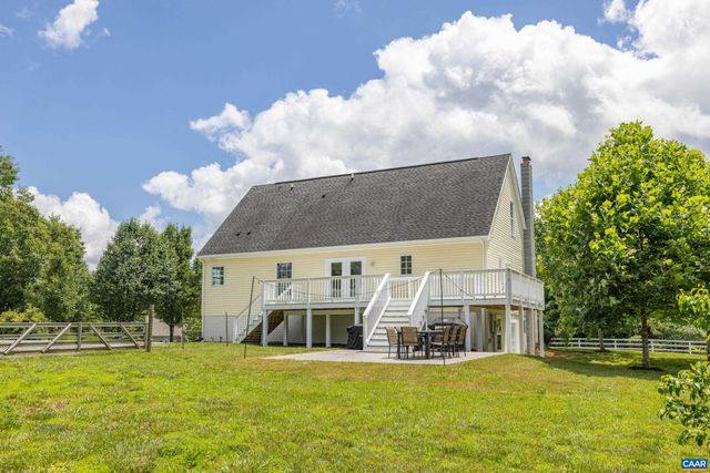 311 SHARPS CREEK DR, Scottsville, VA 24590