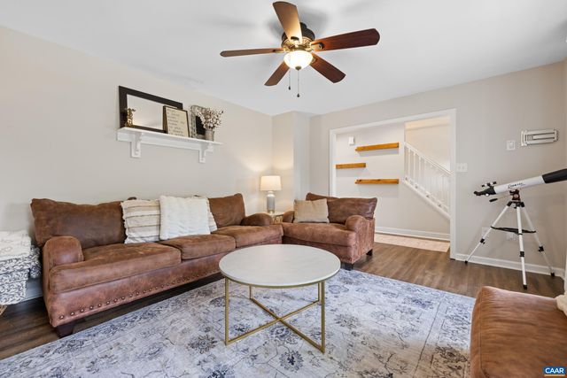 311 SHARPS CREEK DR, Scottsville, VA 24590