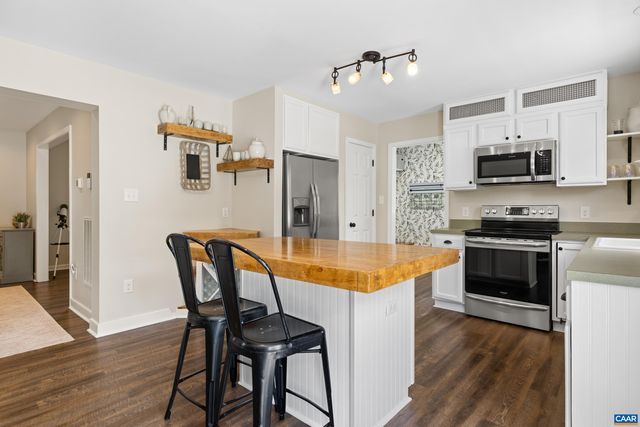 311 SHARPS CREEK DR, Scottsville, VA 24590