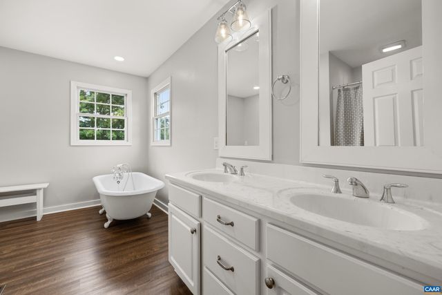 311 SHARPS CREEK DR, Scottsville, VA 24590