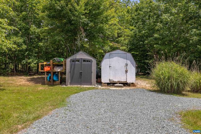 311 SHARPS CREEK DR, Scottsville, VA 24590