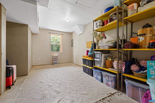 311 SHARPS CREEK DR, Scottsville, VA 24590