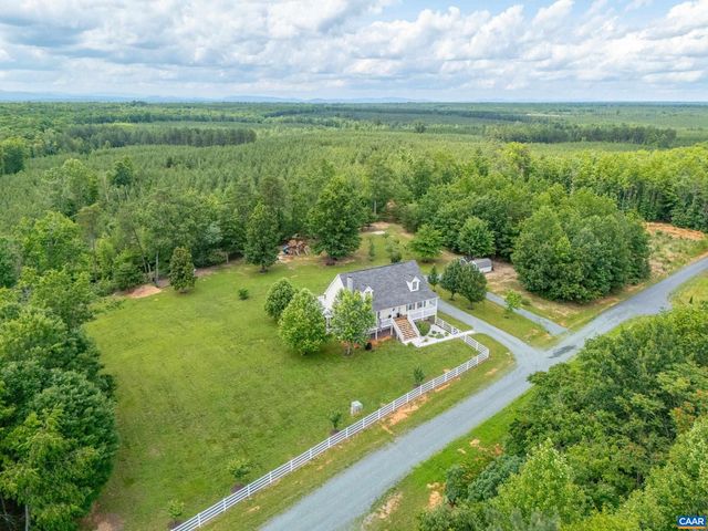 311 SHARPS CREEK DR, Scottsville, VA 24590