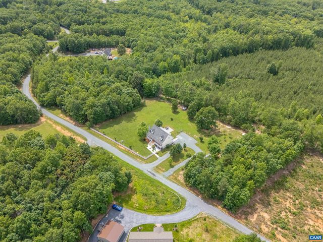 311 SHARPS CREEK DR, Scottsville, VA 24590