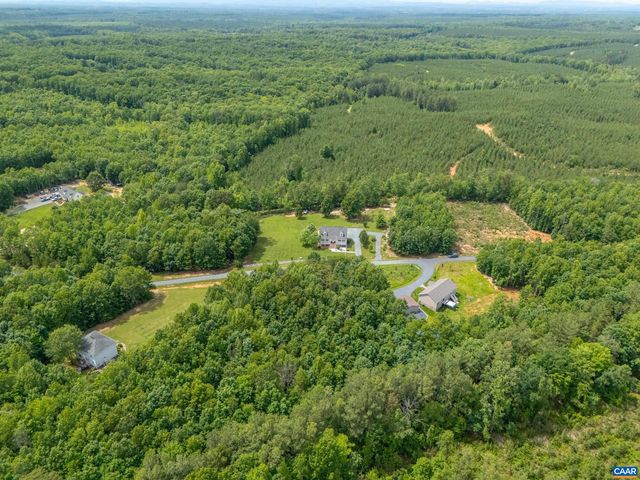 311 SHARPS CREEK DR, Scottsville, VA 24590
