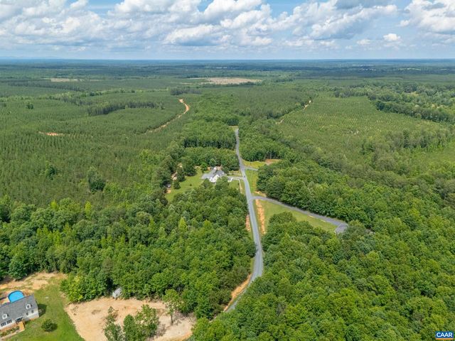 311 SHARPS CREEK DR, Scottsville, VA 24590