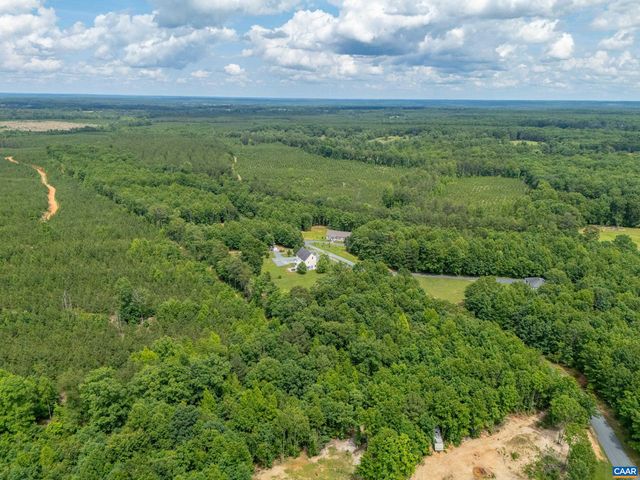 311 SHARPS CREEK DR, Scottsville, VA 24590