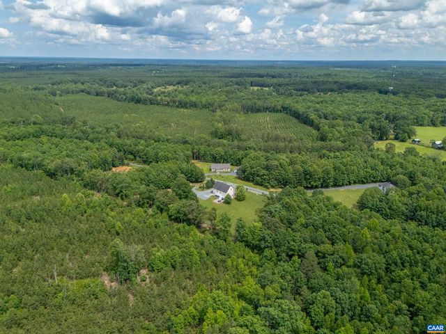 311 SHARPS CREEK DR, Scottsville, VA 24590