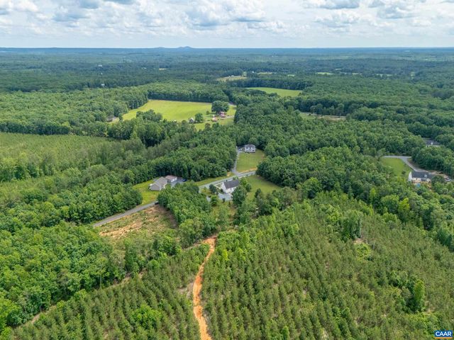 311 SHARPS CREEK DR, Scottsville, VA 24590