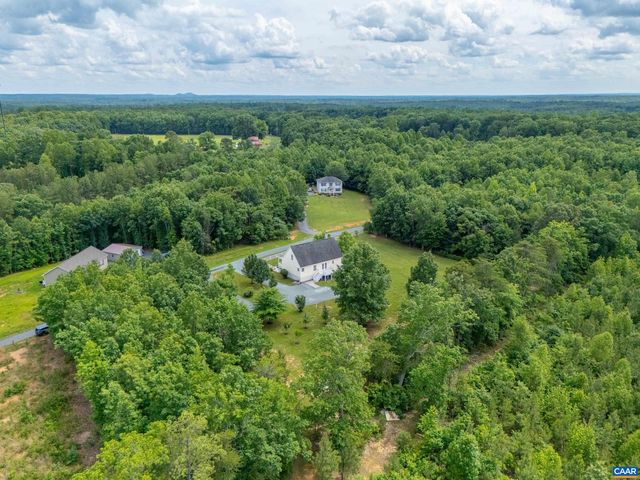 311 SHARPS CREEK DR, Scottsville, VA 24590