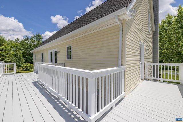 311 SHARPS CREEK DR, Scottsville, VA 24590
