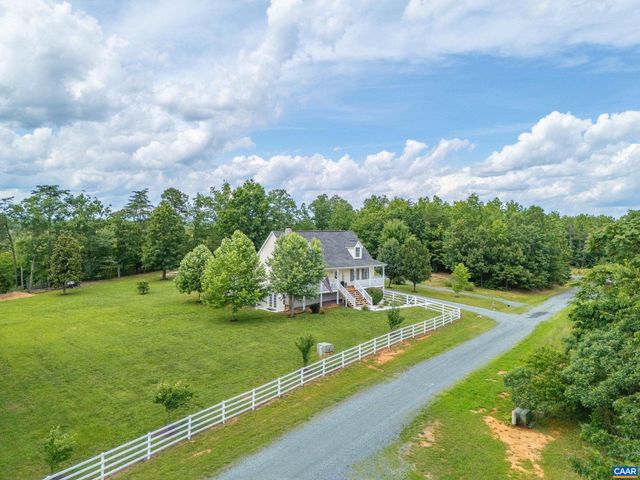 311 SHARPS CREEK DR, Scottsville, VA 24590