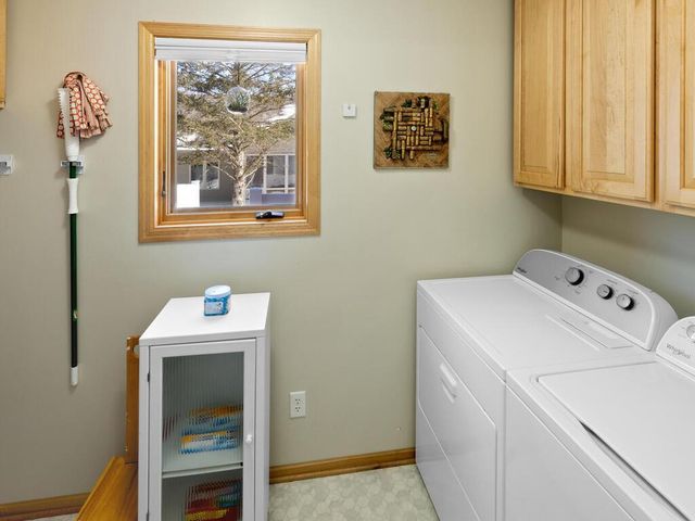 1305 Woodley Street E, Northfield, MN 55057