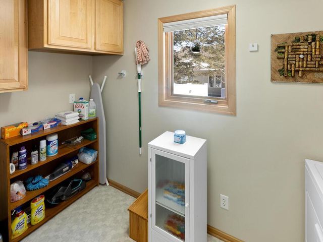 1305 Woodley Street E, Northfield, MN 55057