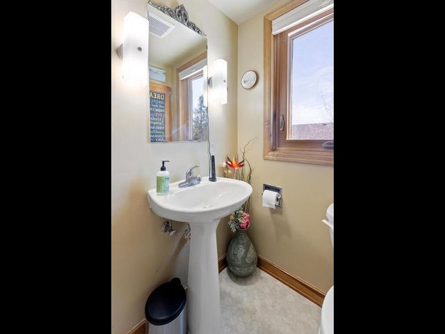 1305 Woodley Street E, Northfield, MN 55057