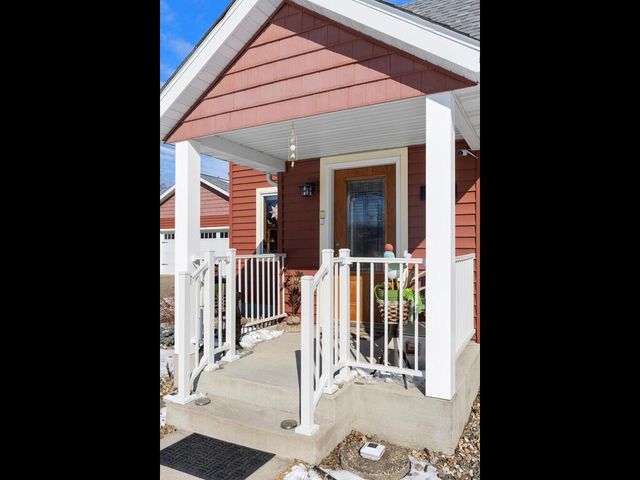 1305 Woodley Street E, Northfield, MN 55057
