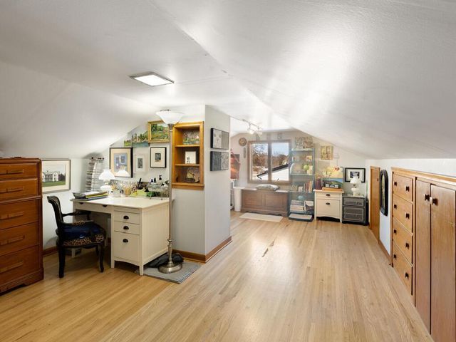 1305 Woodley Street E, Northfield, MN 55057