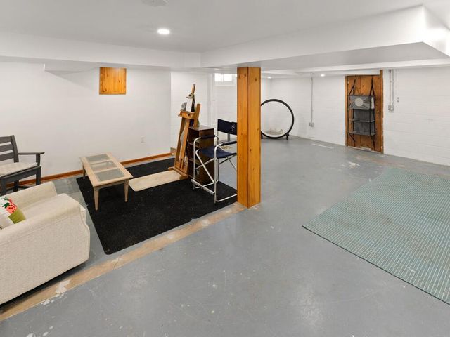 1305 Woodley Street E, Northfield, MN 55057