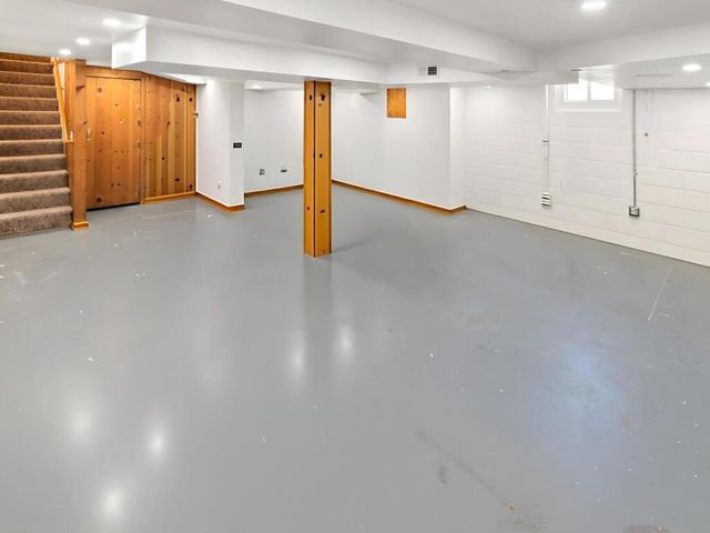 1305 Woodley Street E, Northfield, MN 55057