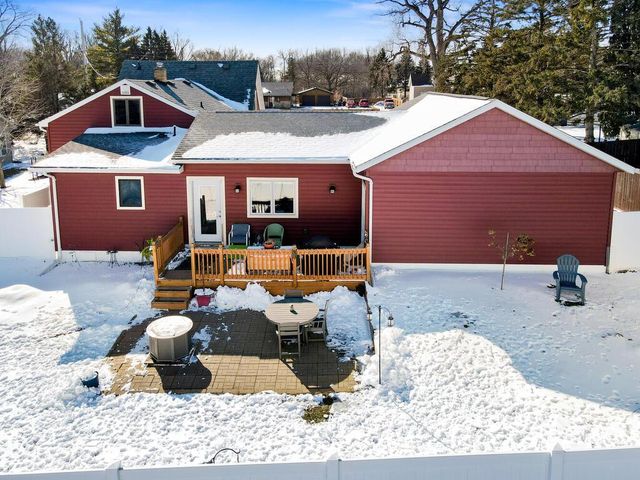 1305 Woodley Street E, Northfield, MN 55057