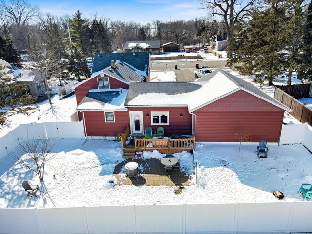 1305 Woodley Street E, Northfield, MN 55057