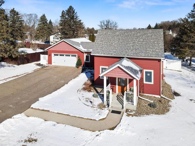 1305 Woodley Street E, Northfield, MN 55057