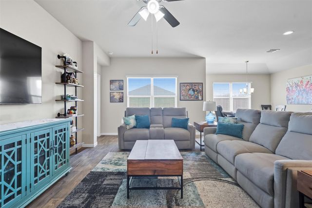 147 Sulphur River LOOP, Hutto, TX 78634