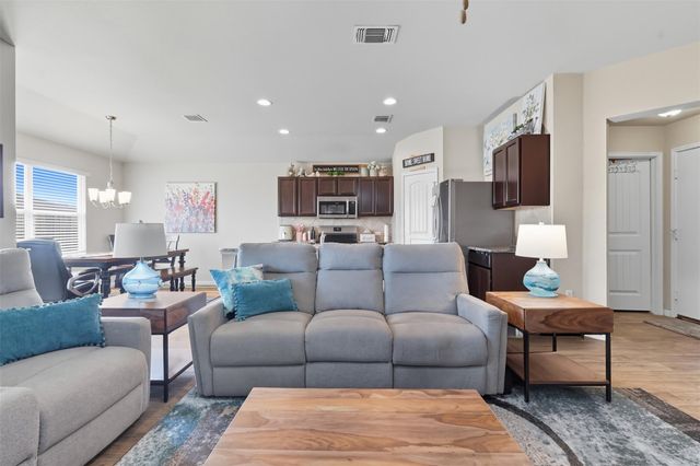 147 Sulphur River LOOP, Hutto, TX 78634