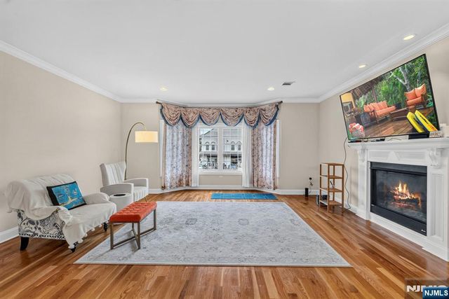 809 Edgewood Lane, Fort Lee, NJ 07024