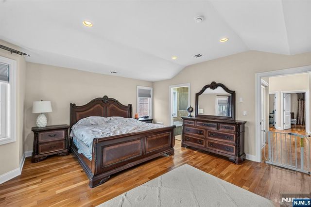 809 Edgewood Lane, Fort Lee, NJ 07024