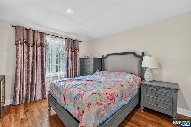 809 Edgewood Lane, Fort Lee, NJ 07024