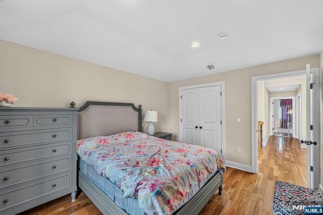 809 Edgewood Lane, Fort Lee, NJ 07024