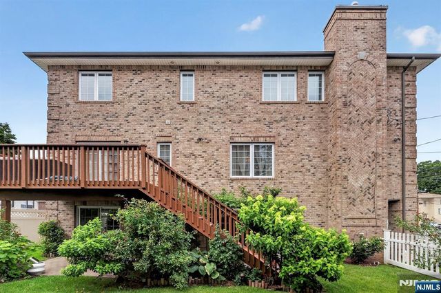 809 Edgewood Lane, Fort Lee, NJ 07024