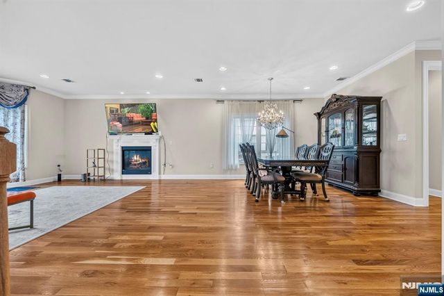 809 Edgewood Lane, Fort Lee, NJ 07024