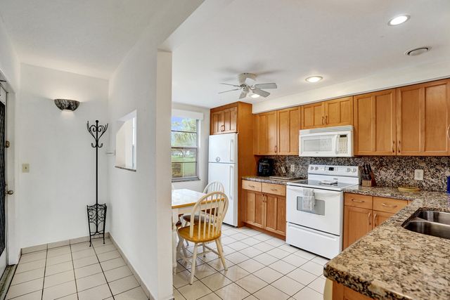 1020 Lincoln, Boca Raton, FL 33434