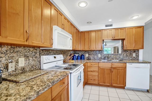 1020 Lincoln, Boca Raton, FL 33434