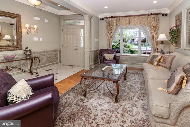 301 HOLCOMBE WAY, Lambertville, NJ 08530