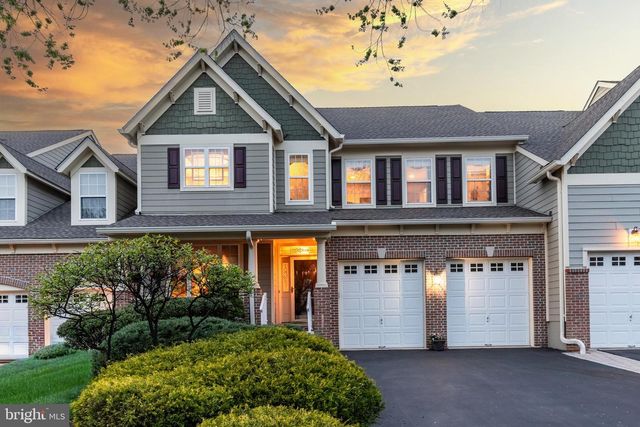 301 HOLCOMBE WAY, Lambertville, NJ 08530