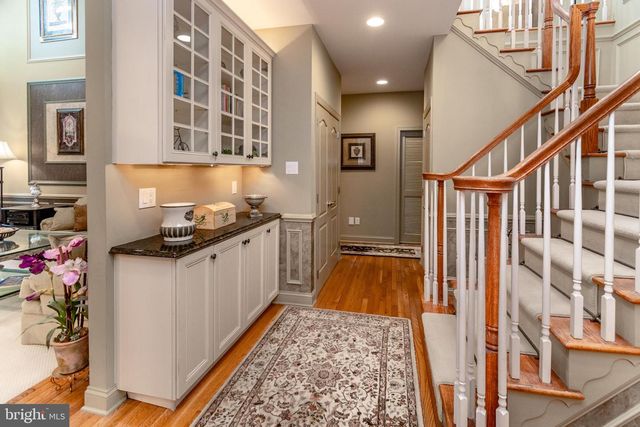301 HOLCOMBE WAY, Lambertville, NJ 08530