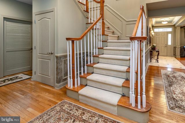 301 HOLCOMBE WAY, Lambertville, NJ 08530