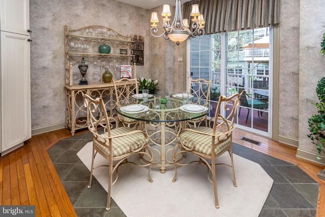 301 HOLCOMBE WAY, Lambertville, NJ 08530