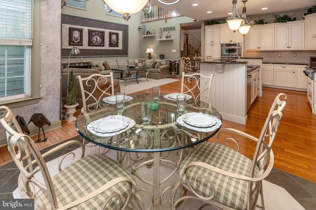 301 HOLCOMBE WAY, Lambertville, NJ 08530