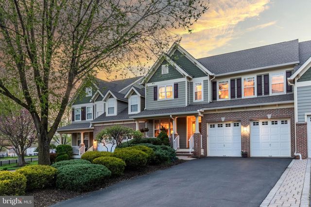 301 HOLCOMBE WAY, Lambertville, NJ 08530