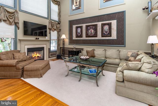 301 HOLCOMBE WAY, Lambertville, NJ 08530