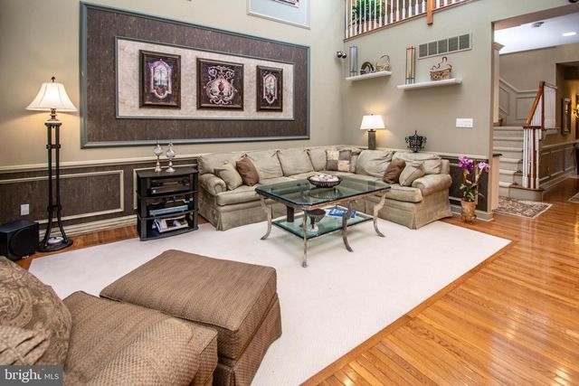 301 HOLCOMBE WAY, Lambertville, NJ 08530