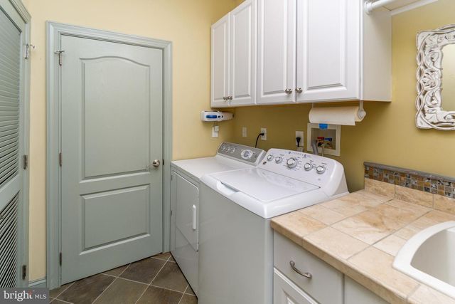 301 HOLCOMBE WAY, Lambertville, NJ 08530