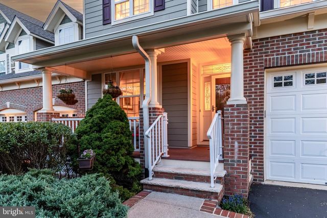 301 HOLCOMBE WAY, Lambertville, NJ 08530