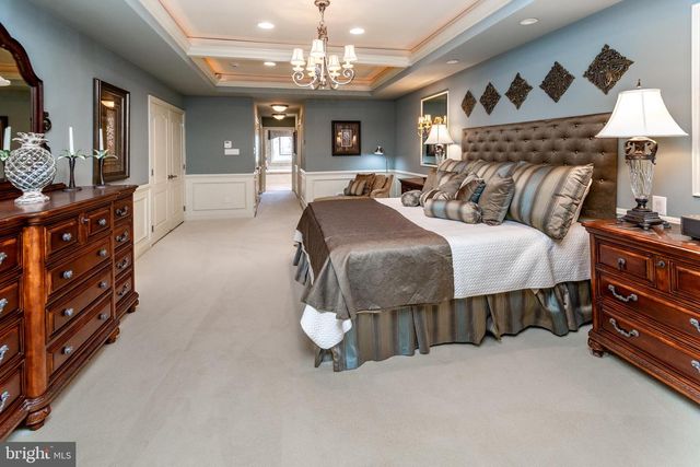 301 HOLCOMBE WAY, Lambertville, NJ 08530
