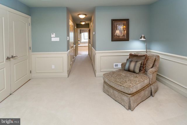 301 HOLCOMBE WAY, Lambertville, NJ 08530